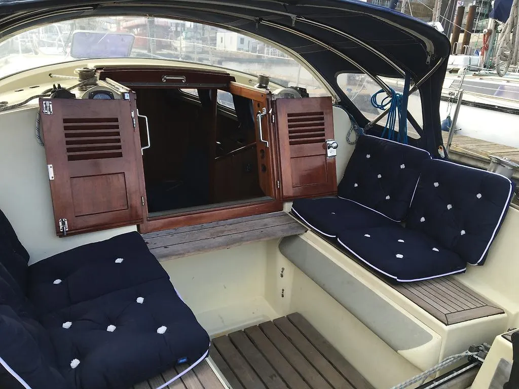 Botel Yacht 